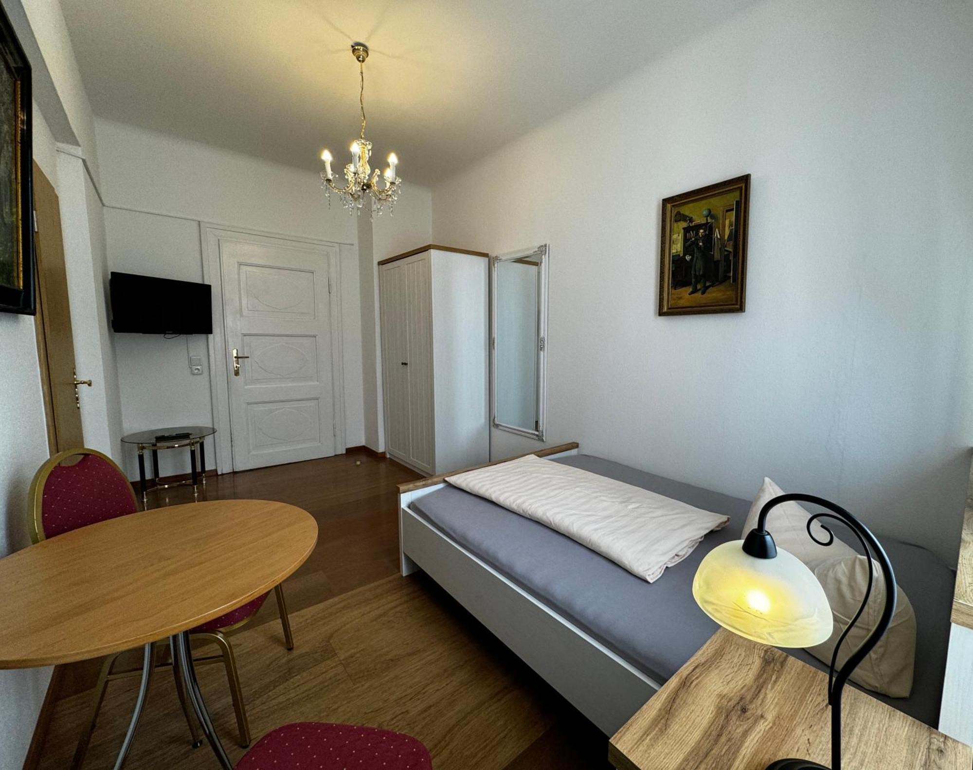 Hotel Zu Den Linden Dresden Exteriör bild